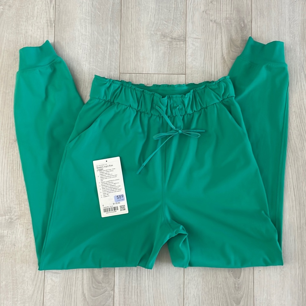 Lululemon Stretch High-Rise Jogger - size 6